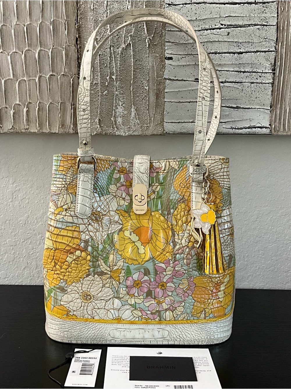 Brahmin Fiora DAFFODIL PIMLICO Bucket Tote W/Eye EXCELLENT